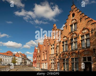 Belgien, Flandern, Brügge, Potterierei, historische Häuser am Kanal Stockfoto