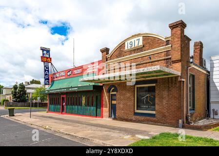 Das 1917 gebaute Ziegelgebäude im Föderationsstil an der Adelaide Street in Blayney in New South Wales wurde kontinuierlich von Anwälten genutzt Stockfoto
