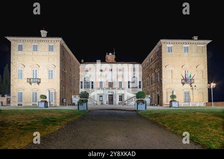 Das Schloss Govone, die alte Residenz des Savoyenkönigs. Stockfoto