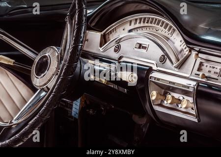 Retro-Design eines schwarzen amerikanischen Oldtimers Stockfoto