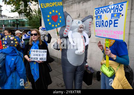 Der Beginn des National Rejoin (Europa)-Marsches ein Anti-Brexit-Protest, der marsch begann in der Park Lane und endete mit einer Kundgebung auf dem Parliament Square. Stockfoto