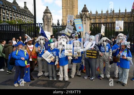 Die Musiker demonstrieren gegen den Brexit und protestierten dagegen, wie der Brexit ihre Fähigkeit erschwerte Stockfoto