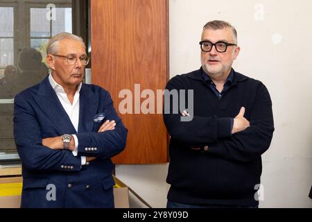 Antwep, Belgien. Oktober 2024. Toerisme Vlaanderen CEO Peter de Wilde und Cook Peter Goossens ein Pressetag von Tourism Flanders, um das Konzept des Smaakhaven am Montag, den 7. Oktober 2024, in Antwerpen vorzustellen. Das Smaakhaven wird zum kulinarischen Erlebniszentrum Flanders und wird im Loodswezen-Gebäude und im Boje-Schuppen an den Antwerpener Scheldt-Kais untergebracht sein. BELGA FOTOSTATION VANDAEL Credit: Belga Nachrichtenagentur/Alamy Live News Stockfoto