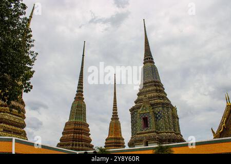 Wat Pho, auch Wat Po, ist ein buddhistischer Tempelkomplex im Bezirk Phra Nakhon in Bangkok, Thailand. Auch bekannt als der Tempel des liegenden B Stockfoto