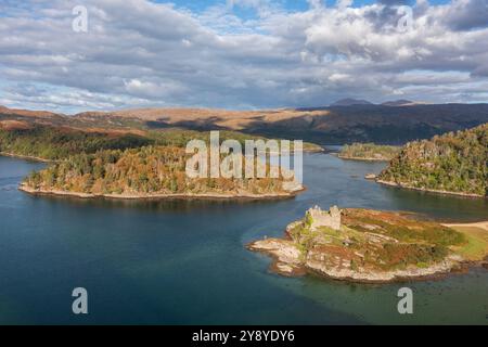 Tioram Castle, Loch Moidart, Lochaber, Schottland, Großbritannien Stockfoto