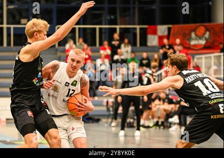 Essen, Deutschland. Oktober 2024. Niclas Sperber (ETB Miners) ProB BARMER 2. Basketball-Bundesliga – ETB Miners – Gartenzaun 24 Baskets Paderborn am 05. Oktober 2024 in der Sporthalle am Hallo, Endstand 94:82 vor 823 Zuschauer Credit: dpa/Alamy Live News Stockfoto