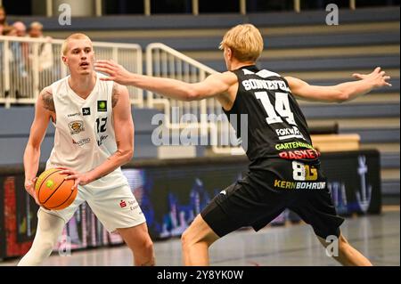 Essen, Deutschland. Oktober 2024. Niclas Sperber (ETB Miners) ProB BARMER 2. Basketball-Bundesliga – ETB Miners – Gartenzaun 24 Baskets Paderborn am 05. Oktober 2024 in der Sporthalle am Hallo, Endstand 94:82 vor 823 Zuschauer Credit: dpa/Alamy Live News Stockfoto