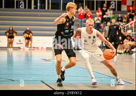 Essen, Deutschland. Oktober 2024. Niclas Sperber (ETB Miners) ProB BARMER 2. Basketball-Bundesliga – ETB Miners – Gartenzaun 24 Baskets Paderborn am 05. Oktober 2024 in der Sporthalle am Hallo, Endstand 94:82 vor 823 Zuschauer Credit: dpa/Alamy Live News Stockfoto