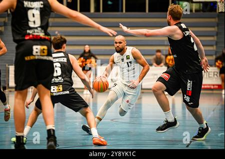 Essen, Deutschland. Oktober 2024. Samuel Mpacko (ETB Miners) ProB BARMER 2. Basketball-Bundesliga – ETB Miners – Gartenzaun 24 Baskets Paderborn am 05. Oktober 2024 in der Sporthalle am Hallo, Endstand 94:82 vor 823 Zuschauer Credit: dpa/Alamy Live News Stockfoto