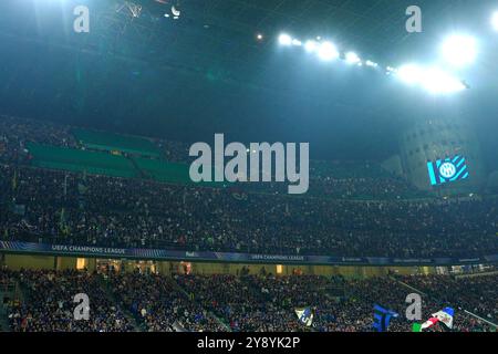 Mailand, Italien. Oktober 2024. Inter-Fans beim Fußball-Spiel der UEFA Champions League zwischen Inter und FC Crvena im San Siro Stadion in Mailand, Norditalien, Dienstag, 1. Oktober 2024. Sport - Fußball . (Foto: Spada/LaPresse) Credit: LaPresse/Alamy Live News Stockfoto