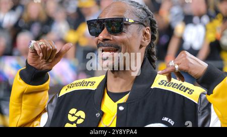 Pittsburgh, PA, USA. Oktober 2024. Snoop Dogg während des Spiels Steelers vs Cowboys in Pittsburgh, PA. Jason Pohuski/CSM/Alamy Live News Stockfoto