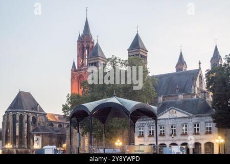 Sint Jaanskerk, Kirche Sant John, und Basiliek van Sint Servaas, Basilika St. Servatius, Maastricht, Niederlande Stockfoto