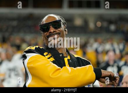 Pittsburgh, Pennsylvania, USA. Oktober 2024. 6. Oktober 2024: Snoop Dogg bei den Pittsburgh Steelers vs Dallas Cowboys im Acrisure Stadium in Pittsburgh PA. Brook Ward/scheinbare Media Group (Kreditbild: © AMG/AMG via ZUMA Press Wire) NUR REDAKTIONELLE VERWENDUNG! Nicht für kommerzielle ZWECKE! Stockfoto