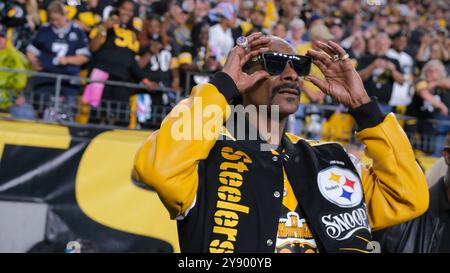 Pittsburgh, PA, USA. Oktober 2024. Snoop Dogg während des Spiels Steelers vs Cowboys in Pittsburgh, PA. Jason Pohuski/CSM/Alamy Live News Stockfoto