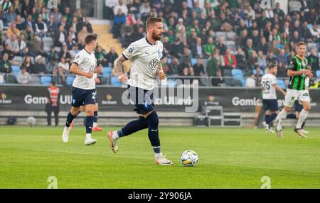 Göteborg, 18. September 2024. Pontus Jansson mit dem Ball für Malmö FF während des Spiels gegen GAIS. Stockfoto