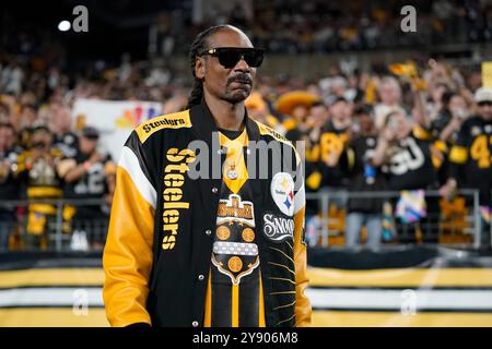 Pittsburgh, Pennsylvania, USA. Oktober 2024. 6. Oktober 2024: Snoop Dogg bei den Pittsburgh Steelers vs Dallas Cowboys im Acrisure Stadium in Pittsburgh PA. Brook Ward/scheinbare Media Group (Kreditbild: © AMG/AMG via ZUMA Press Wire) NUR REDAKTIONELLE VERWENDUNG! Nicht für kommerzielle ZWECKE! Stockfoto