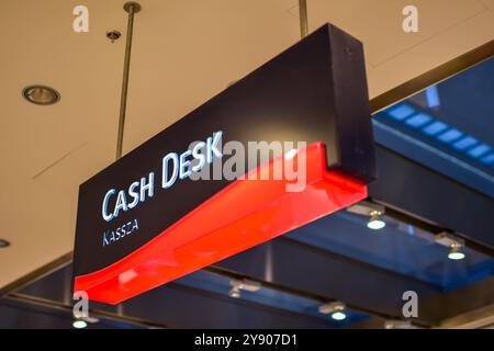 Bar-Desk im Duty-Free-Hotel, Flughafen Budapest Stockfoto