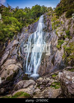 Aber Falls oder Rhaeadr Fawr auf dem Afon Goch bei Abergwyngregyn in Gwynnedd Stockfoto