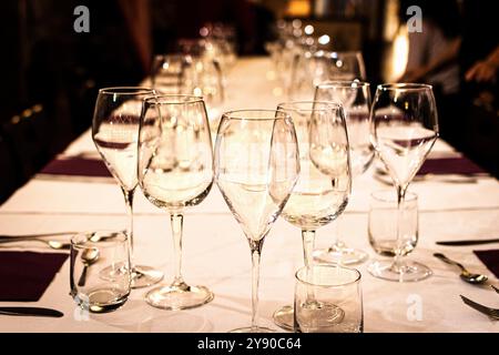 Italienischer Tisch in der Trattoria des piemont. Stockfoto