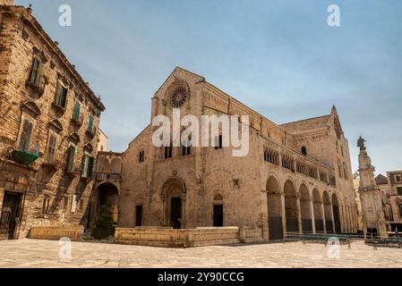 Die St. Maria Assunta Kathedrale in Bitonto, Apulien. Juwel der normannischen mittelalterlichen Architektur. Stockfoto