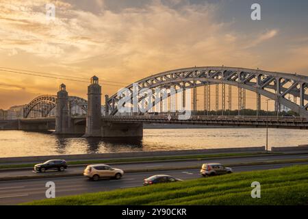 Sankt Petersburg, Russland - 14. September 2024. Blick auf Peter die große Brücke. Stockfoto