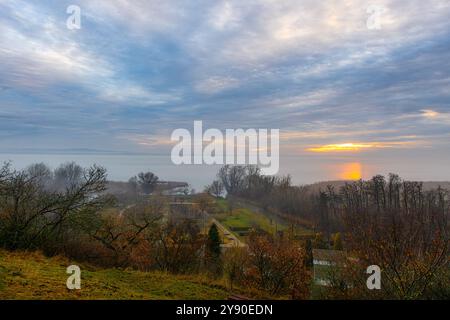 Wunderschöner Sonnenuntergang über dem Balaton in Ungarn Stockfoto