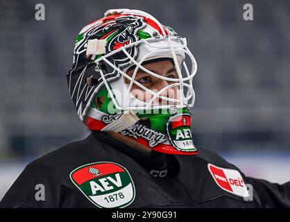 Augsburg, Deutschland. Oktober 2024. Strauss Mann (Torwart, Augsburger Panther, #38). Deutschland, Augsburger Panther gegen Grizzlys Wolfsburg, Eishockey, DEL, 7. Spieltag, Saison 2024/2025, 06.10.2024. Foto: Eibner-Pressefoto/Heike feiner Credit: dpa/Alamy Live News Stockfoto