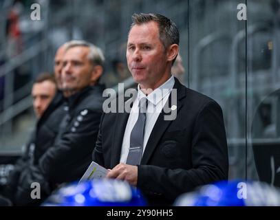 Augsburg, Deutschland. Oktober 2024. Ted Dent (Chef-Trainer, Augsburger Panther). Deutschland, Augsburger Panther gegen Grizzlys Wolfsburg, Eishockey, DEL, 7. Spieltag, Saison 2024/2025, 06.10.2024. Foto: Eibner-Pressefoto/Heike feiner Credit: dpa/Alamy Live News Stockfoto