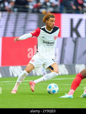 Frankfurt, Deutschland. Oktober 2024. Hugo Ekitike, FRA 11 im Spiel EINTRACHT FRANKFURT - FC BAYERN MÜNCHEN 3-3 am 6. Oktober 2024 in Frankfurt. Saison 2024/2025, 1.Bundesliga, FCB, München, Spieltag 6, Spieltag Fotograf: ddp Images/STAR-Images - DFL-VORSCHRIFTEN VERBIETEN JEDE VERWENDUNG VON FOTOS als BILDSEQUENZEN und/oder QUASI-VIDEO - Credit: ddp Media GmbH/Alamy Live News Stockfoto