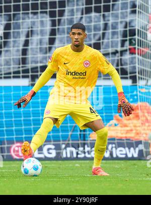 Frankfurt, Deutschland. Oktober 2024. Kaua Santos, FRA 40 im Spiel EINTRACHT FRANKFURT - FC BAYERN MÜNCHEN 3-3 am 6. Oktober 2024 in Frankfurt. Saison 2024/2025, 1.Bundesliga, FCB, München, Spieltag 6, Spieltag Fotograf: ddp Images/STAR-Images - DFL-VORSCHRIFTEN VERBIETEN JEDE VERWENDUNG VON FOTOS als BILDSEQUENZEN und/oder QUASI-VIDEO - Credit: ddp Media GmbH/Alamy Live News Stockfoto