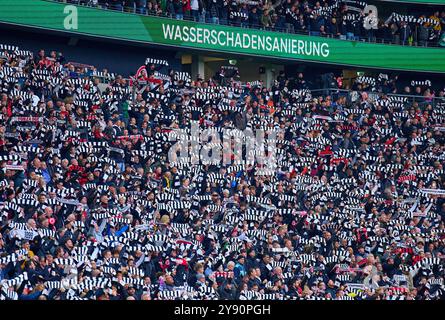 Frankfurt, Deutschland. Oktober 2024. FRA Fans im Spiel EINTRACHT FRANKFURT - FC BAYERN MÜNCHEN 3-3 am 6. Oktober 2024 in Frankfurt. Saison 2024/2025, 1.Bundesliga, FCB, München, Spieltag 6, Spieltag Fotograf: ddp Images/STAR-Images - DFL-VORSCHRIFTEN VERBIETEN JEDE VERWENDUNG VON FOTOS als BILDSEQUENZEN und/oder QUASI-VIDEO - Credit: ddp Media GmbH/Alamy Live News Stockfoto