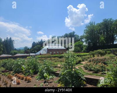 Asheville, North Carolina - 14. Juni 2021 - die Biltmore Estate Gardens gehören der Familie Vanderbilt. Stockfoto