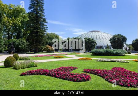 Die Pavilhão Rosa Mota (Super Bock Arena) ist eine Kultur- und Sportarena im Jardins do Palácio de Cristal in Porto, Portugal Stockfoto