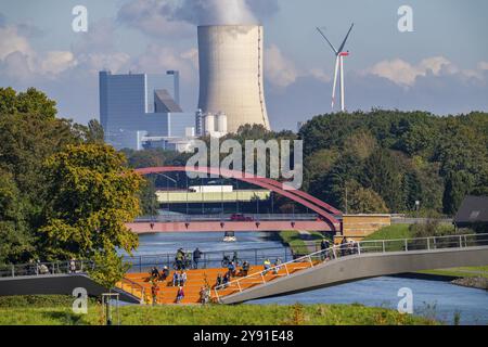 Neue Brücke über den Rhein-Herne-Kanal und die Emscher, Sprung über die Emscher, Fahrrad- und Fußgängerbrücke, 412 Meter lang, an der sogenannten Emscher Stockfoto