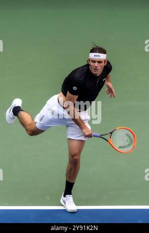 Taylor Fritz (USA) tritt am 8. September 2024 2024 im USTA Billie Jean King National Tennis Center in New York City an. Stockfoto