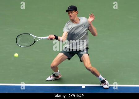 Jannik Sinner (ITA) tritt am 8. September 2024 2024 im USTA Billie Jean King National Tennis Center in New York City an. Stockfoto