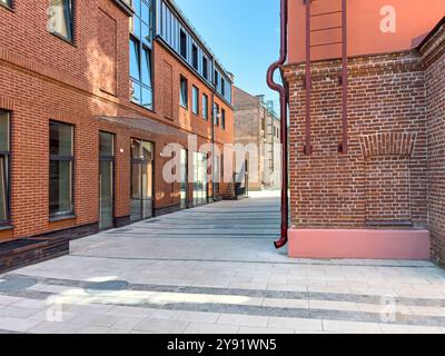 Alte Backsteinindustriehäuser in der Innenstadt wurden für soziale Zwecke renoviert. Stockfoto