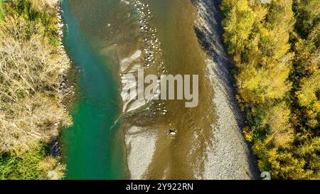 Drohnenblick entlang des Nooksack River, Washington State, USA Stockfoto