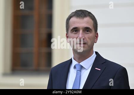 Prag, Tschechische Republik. Oktober 2024. Kandidat für Industrie- und Handelsminister Lukas Vlcek (STAN), Bild nach seinem Treffen mit dem tschechischen Präsidenten Petr Pavel auf der Prager Burg, Tschechische Republik, am 7. Oktober 2024. Quelle: Katerina Sulova/CTK Photo/Alamy Live News Stockfoto