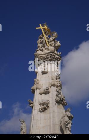 Nachbildung der Dreifaltigkeitsstatue, eine Pestsäule, ursprünglich im 18. Jahrhundert errichtet, Szentharomsag ter, Burgviertel, Budapest, Ungarn Stockfoto