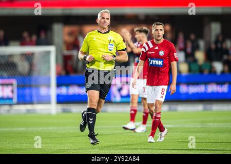 Silkeborg, Dänemark. Oktober 2024. Schiedsrichter Jakob Kehlet wurde während des 3F Superliga-Spiels zwischen Silkeborg IF und FC Kopenhagen im JYSK Park in Silkeborg gesehen. Stockfoto