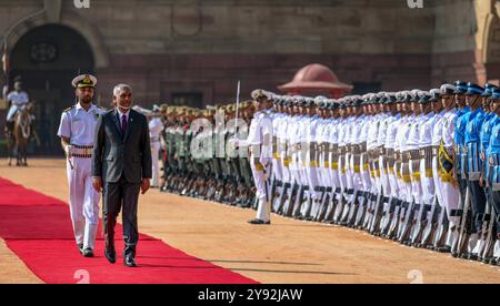 Neu-Delhi, Indien. Oktober 2024. NEW DELHI, INDIEN - 7. OKTOBER: Malediven-Präsident Mohamed Muizzu inspiziert die Ehrengarde während seines zeremoniellen Empfangs am 7. Oktober 2024 in Rashtrapati Bhavan in Neu-Delhi, Indien. (Foto: Raj K Raj/Hindustan Times/SIPA USA) Credit: SIPA USA/Alamy Live News Stockfoto