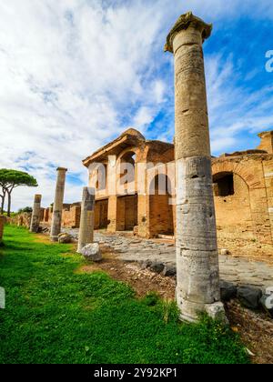 Caseggiato degli Aurighi (Charioteers) (ca. 140 n. Chr.) - Archäologischer Park von Ostia Antica, Rom, Italien Stockfoto