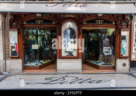 Rita ist ein historisches und typisches Geschäft in Lissabon Stockfoto