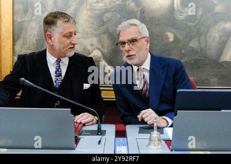 IL Ministro della Cultura Alessandro Giuli illustra le linee programmatiche del suo ministero davanti alle Commissioni riunite Cultura del Senato e della Camera presiedute da Robero Marti LEGA e da Federico Mollicone FDI. Camera dei Deputati a Roma, Martedì 08 Ottobre 2024 (Foto Mauro Scrobogna/LaPresse) der Kulturminister Alessandro Giuli veranschaulicht die programmatischen Linien seines ministeriums vor den gemeinsamen Kulturkommissionen des Senats und der Kammer unter dem Vorsitz von Roberto Marti LEGA und Federico Mollicone FDI. Abgeordnetenkammer in Rom, Dienstag, 08. Oktober 2024 (Foto: Mauro Scrobo Stockfoto