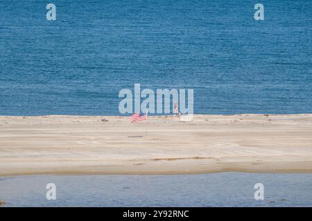 Clearwater, FL, USA - 2. Oktober 2024 - Ein Strandstreifen hinter einer Lagune am Clearwater Beach Stockfoto