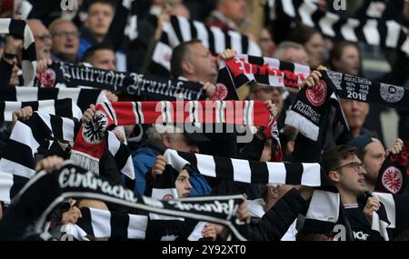 Frankfurt, Deutschland. Oktober 2024. Fans von Eintracht. Frankfurt fotografiert beim Fußball Bundesliga Spiel Eintracht Frankfurt gegen den FC. Bayern München. Am 6.9.2024 in Frankfurt. Quelle: dpa/Alamy Live News Stockfoto