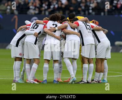 Frankfurt, Deutschland. Oktober 2024. Einschwörung von Eintracht. Frankfurt fotografiert beim Fußball Bundesliga Spiel Eintracht Frankfurt gegen den FC. Bayern München. Am 6.9.2024 in Frankfurt. Quelle: dpa/Alamy Live News Stockfoto