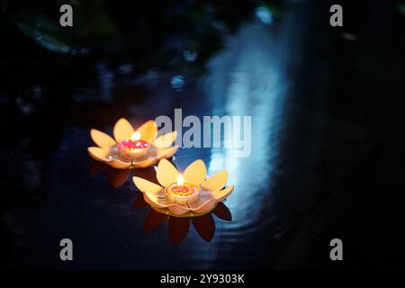 Lotus Kerzen Zu Ehren Des Feiertags Stockfoto