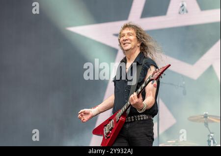 29. Juni 2024: Steve „Lips“ Kudlow tritt mit Anvil beim Hellfest Open Air Festival in Clisson auf Stockfoto